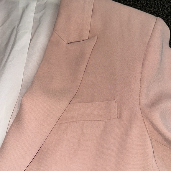 LITA by Ciara 2 Button Blazer in Lotus Blush Pink Nude Pink Size Medium NWT - Picture 6 of 16